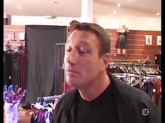 Секс в магазине с двумя парнями