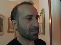 Две голые подружки сексуально развлекаются