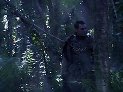 Красивый секс молодых любовников в лесу