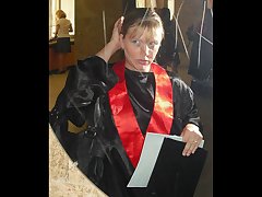 Русская красавица сосет огромный член мужа